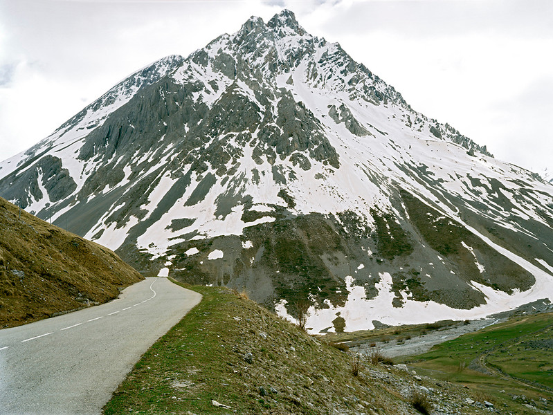 o.T. Col du Gilibier  - LAND (Tour de France), 2003 - 2005 &ndash; Auflage: 7 & 3; 60 x 90 cm & 90 x 231,5 cm & 160 x 215 cm