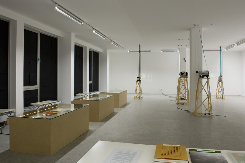 Ende Gelände - Teil 3 - Olaf Unverzart &ndash; Ausstellungsansicht (Foto: Annette Kradisch)