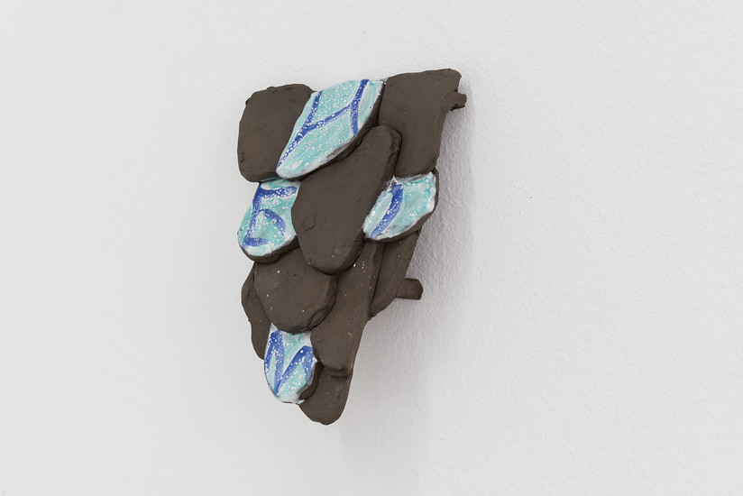 Heim, 2019 &ndash; ca. 19 x 13 x 6 cm; Keramik glasiert;
