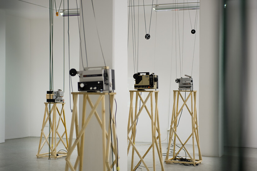 Ende Gelände - Teil 3 - Olaf Unverzart &ndash; Ausstellungsansicht (Foto: Annette Kradisch)