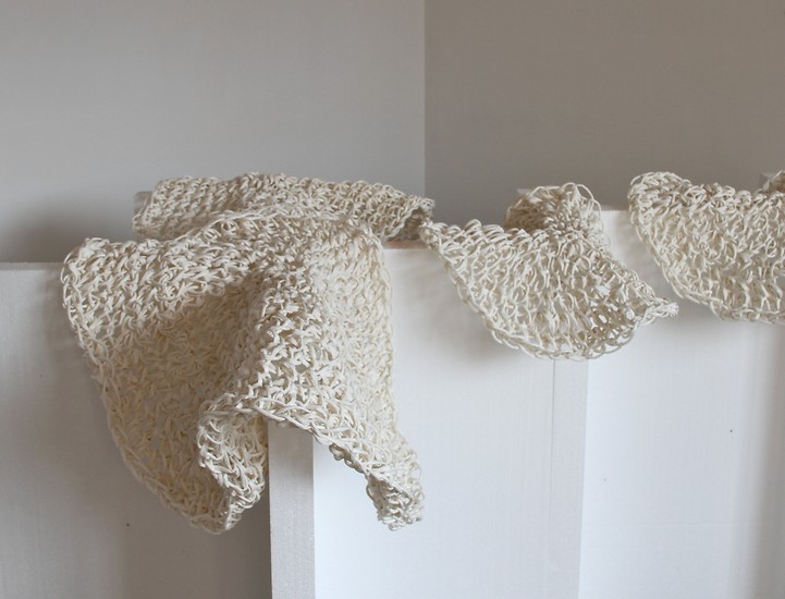 Detail aus Gisela Kleinlein, Ohne Titel, 2011 &ndash; Maße variabel; Styropor, Papier; Foto: Annette Kradisch