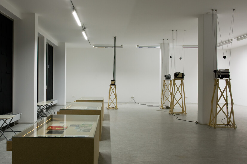 Ende Gelände - Teil 3 - Olaf Unverzart &ndash; Ausstellungsansicht (Foto: Annette Kradisch)