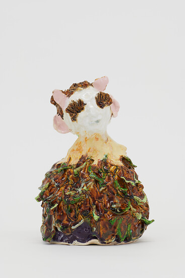 Markus Putze, „Jenseits alter Namen und Sagen”, 2021/2024 &ndash; 30 x 20 x 21 cm; glasierte Keramik (Foto: Annette Kradisch)